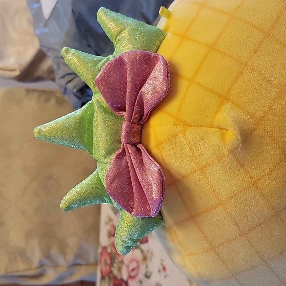 SQUISHMALLO Maui the Pinapple - Picture 2 of 8